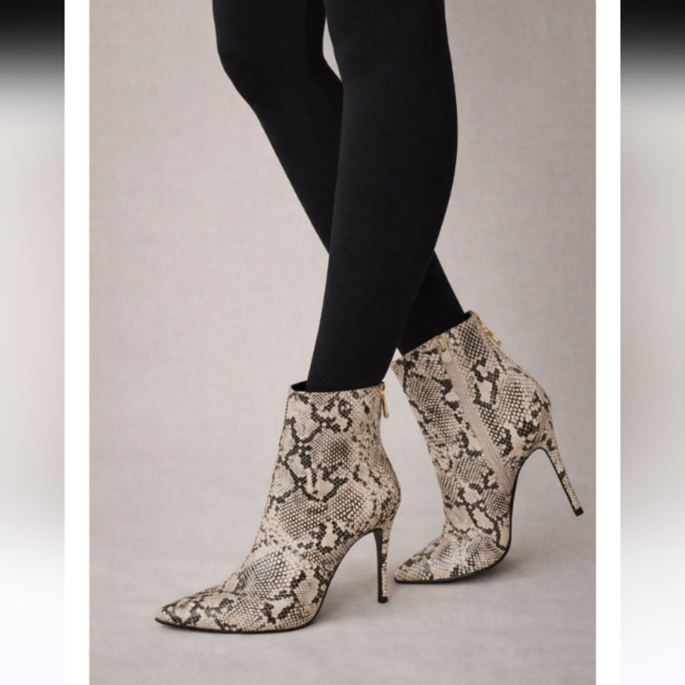 Wild Diva Faux Snakeskin Stiletto Ankle Boots Size 8 Pointed Toe Back Zip